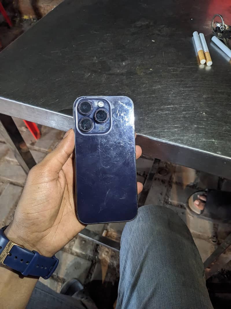 Apple iPhone 14 Pro 1