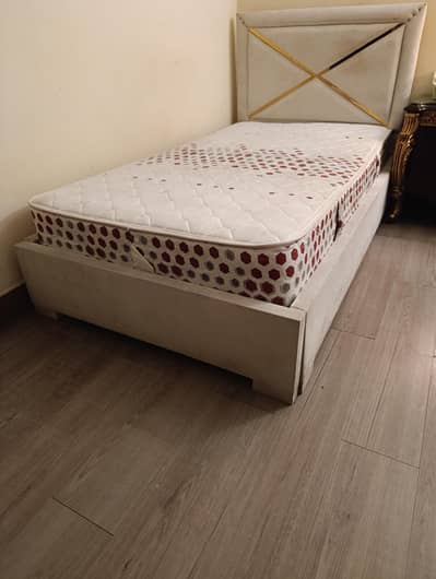 velvet wooden poshish high quality bed