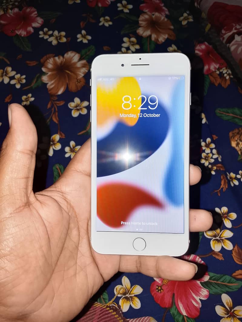 Apple iPhone 7 Plus 1