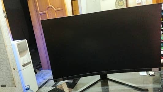 AOC CQ32G4E 32" 180Hz Curved QHD Gaming Monitor – Used, Almost New, O