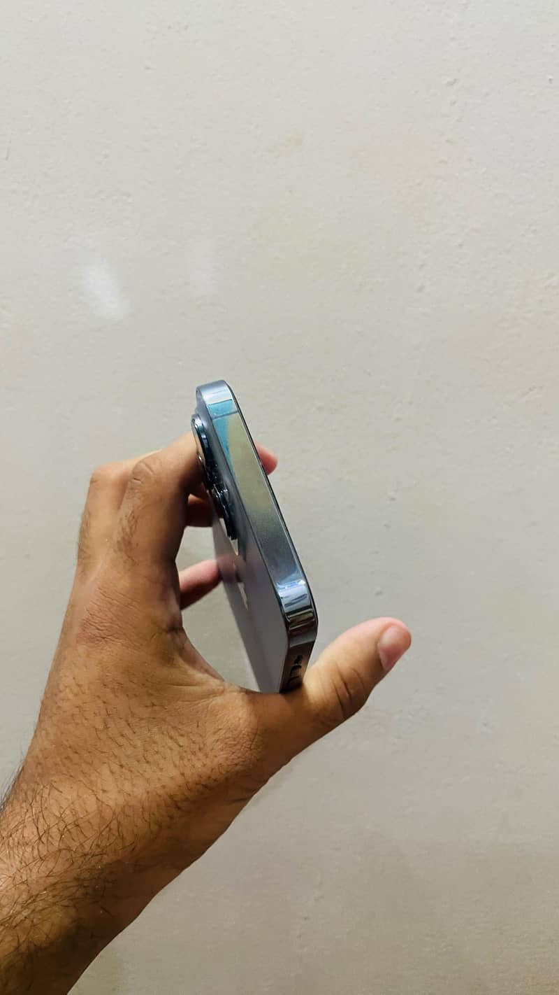 Apple iPhone 13 Pro 3