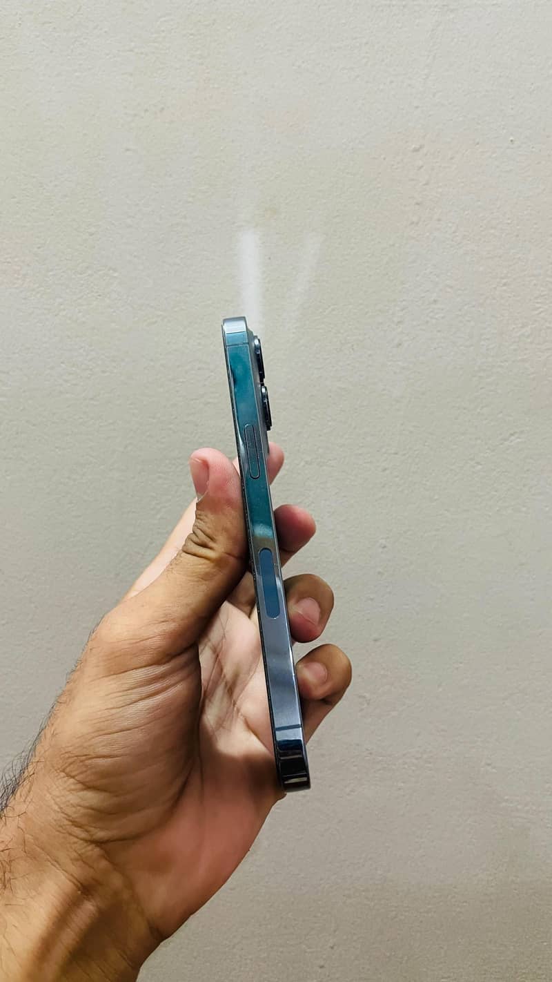Apple iPhone 13 Pro 4