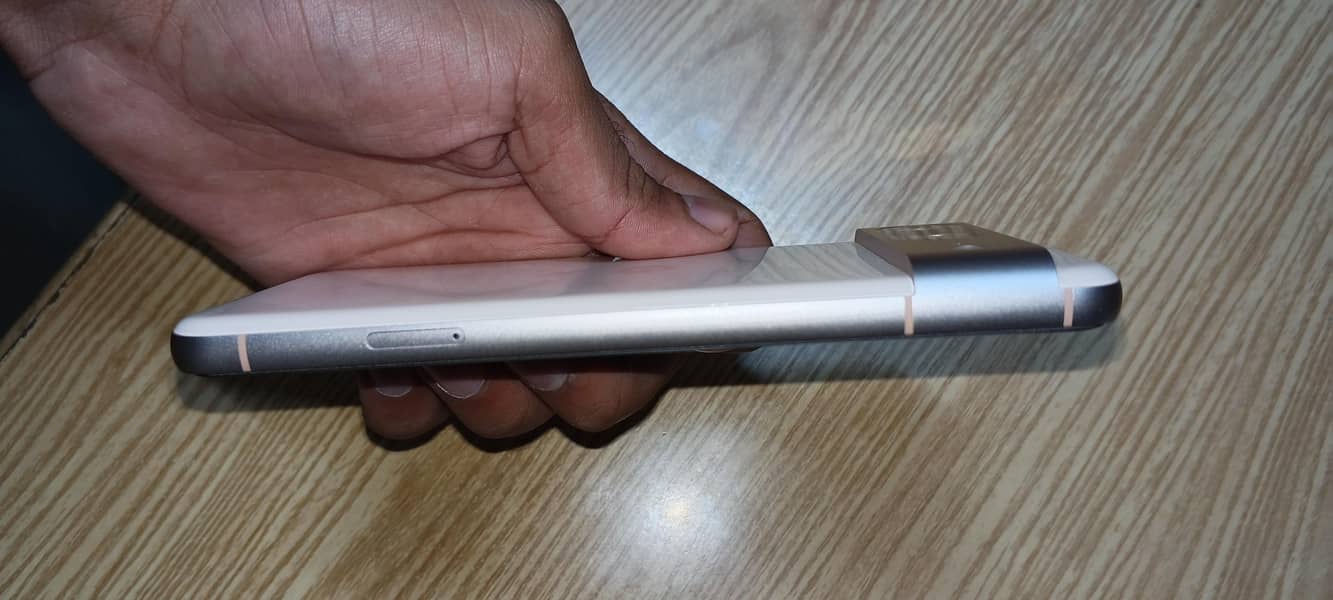 Google Pixel 8 2