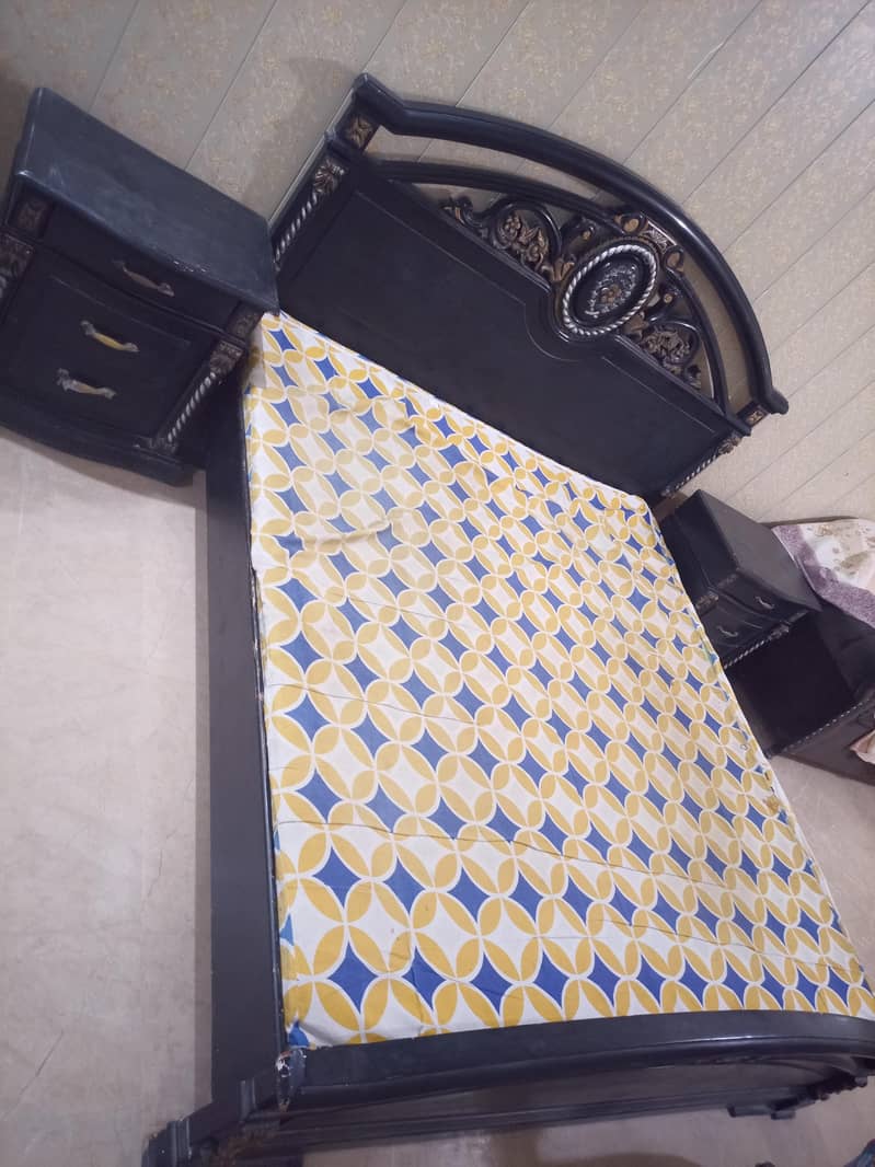 solid wood bed with side table 0