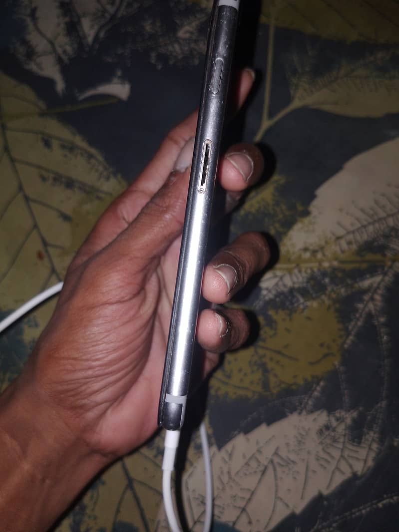 Apple iPhone 6 1