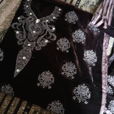 3 Piece Velvet with Mukesh Embroidry Shalwar Ksmeez