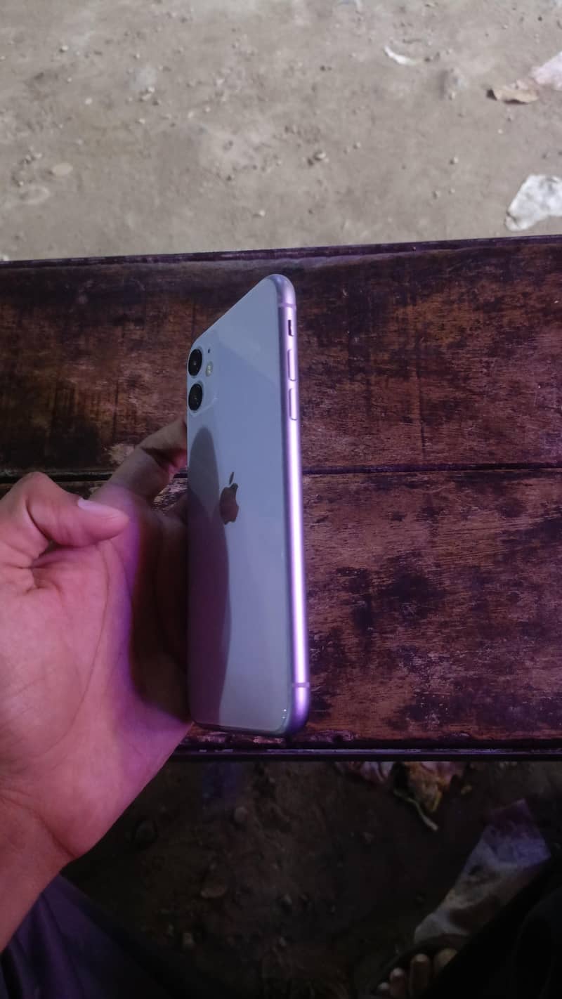 Apple iPhone 11 3