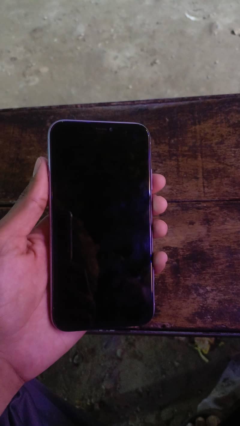 Apple iPhone 11 4
