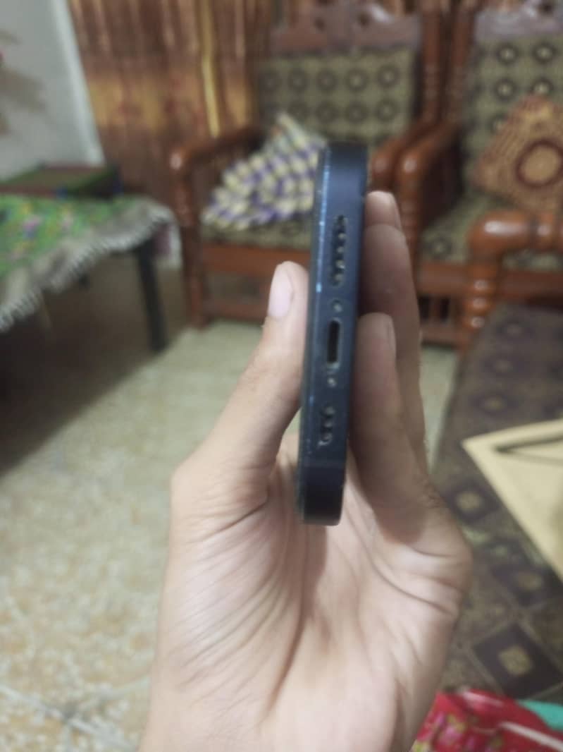 Apple iPhone 12 2