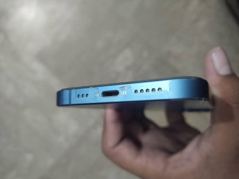 Apple iPhone 13 4