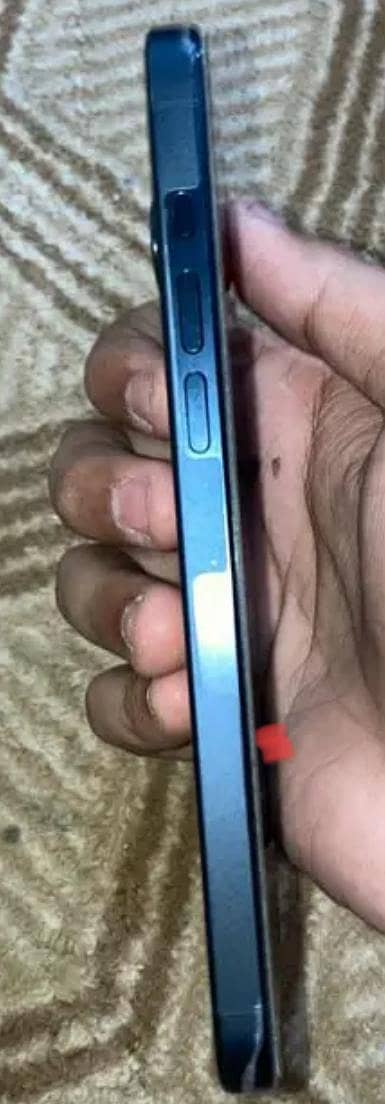 Apple iPhone 15 Pro Max 2