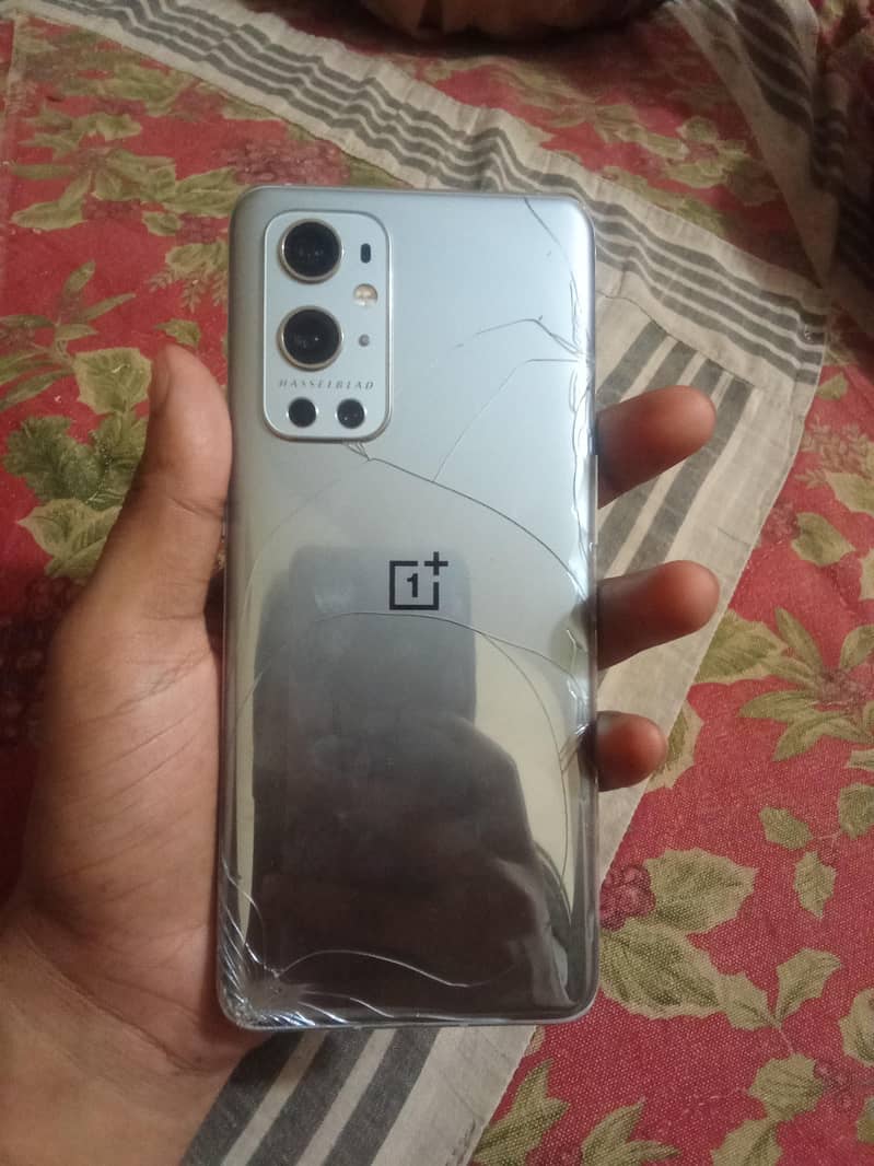 One Plus 9 Pro 6