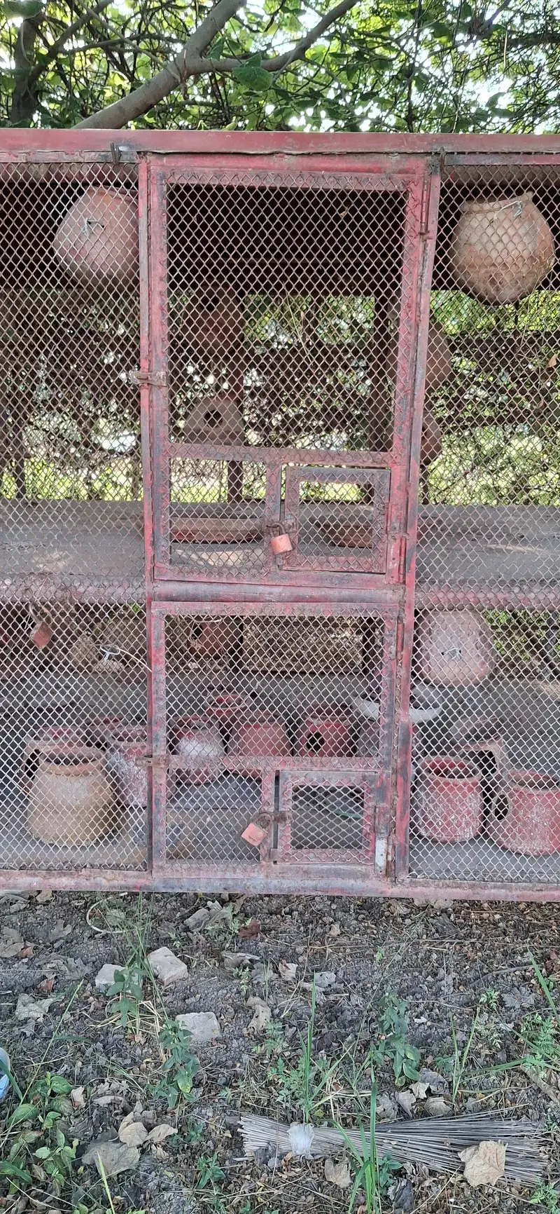 Solid And Heavy Structured Iron Cage For Pegions And Birds — photo 3