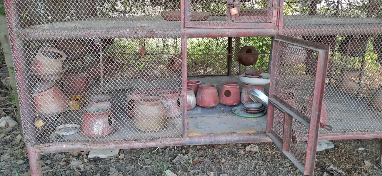 Solid And Heavy Structured Iron Cage For Pegions And Birds — photo 5