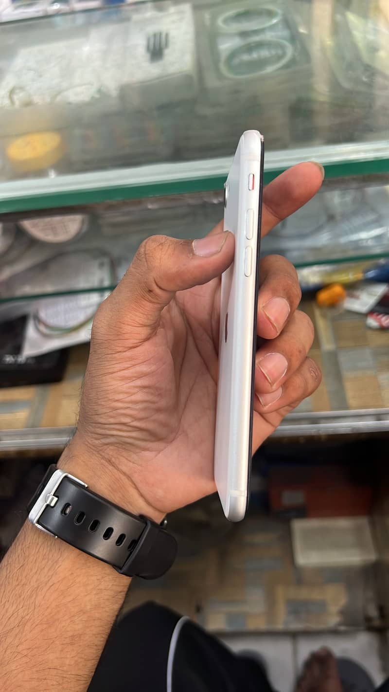 Apple iPhone SE 3