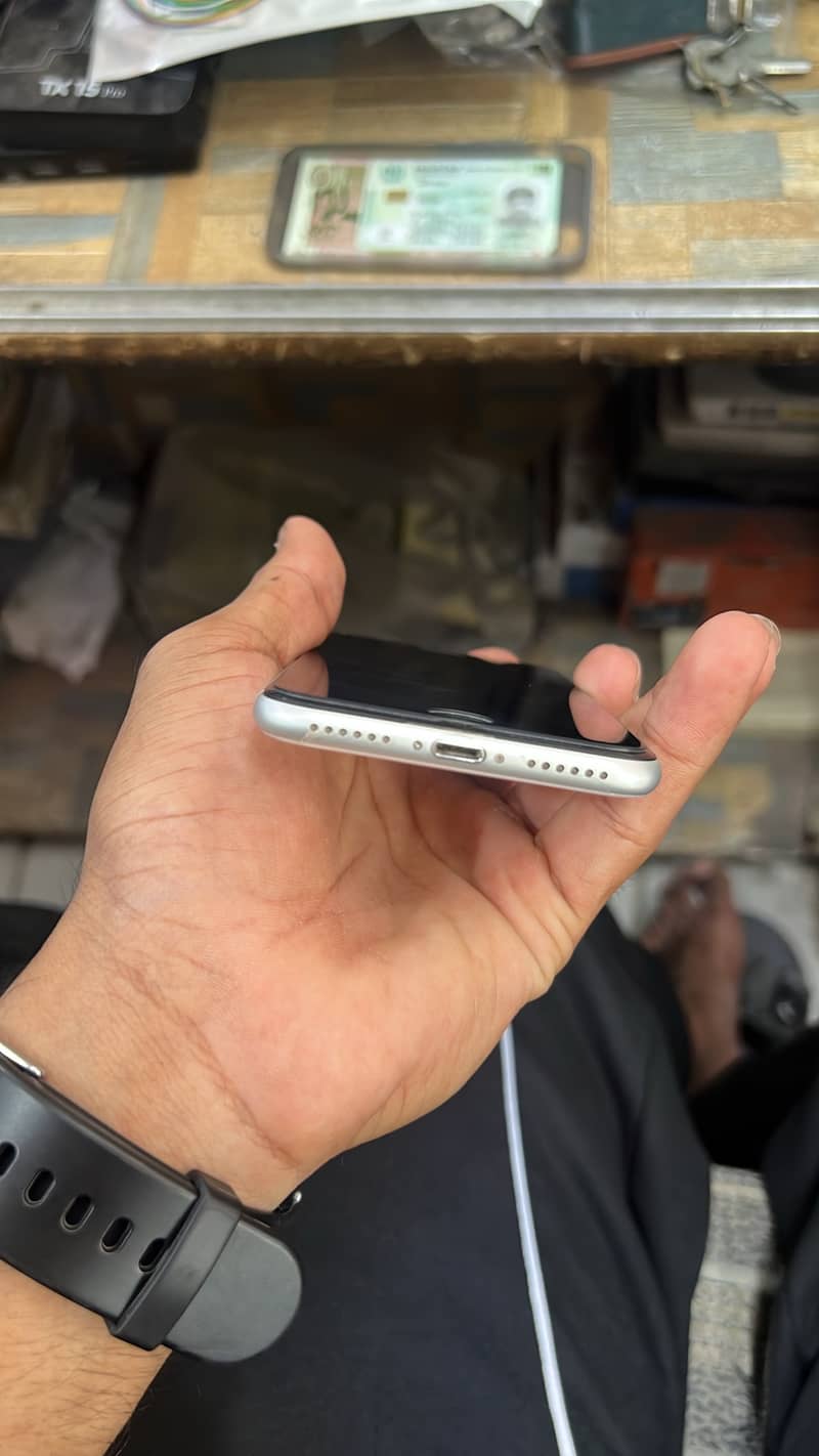 Apple iPhone SE 4