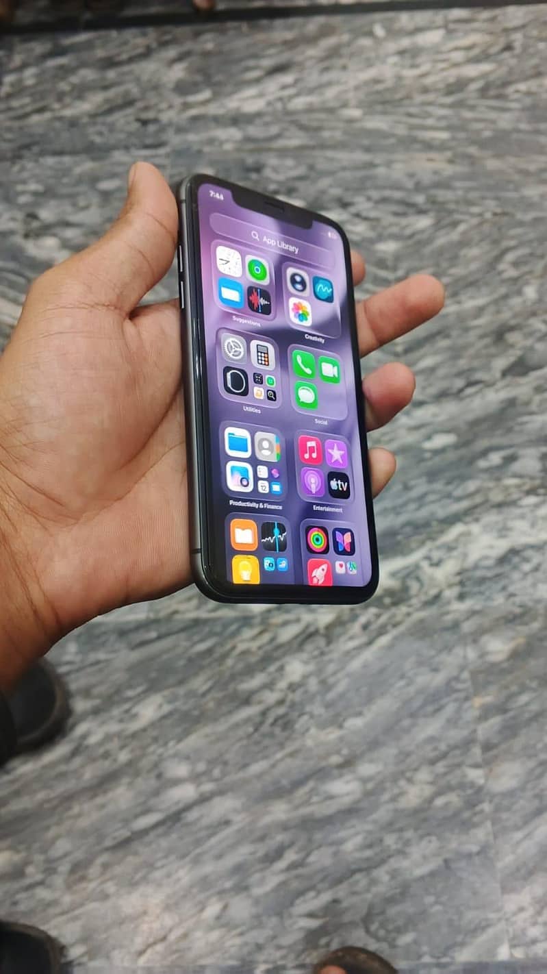 Apple iPhone 11 2