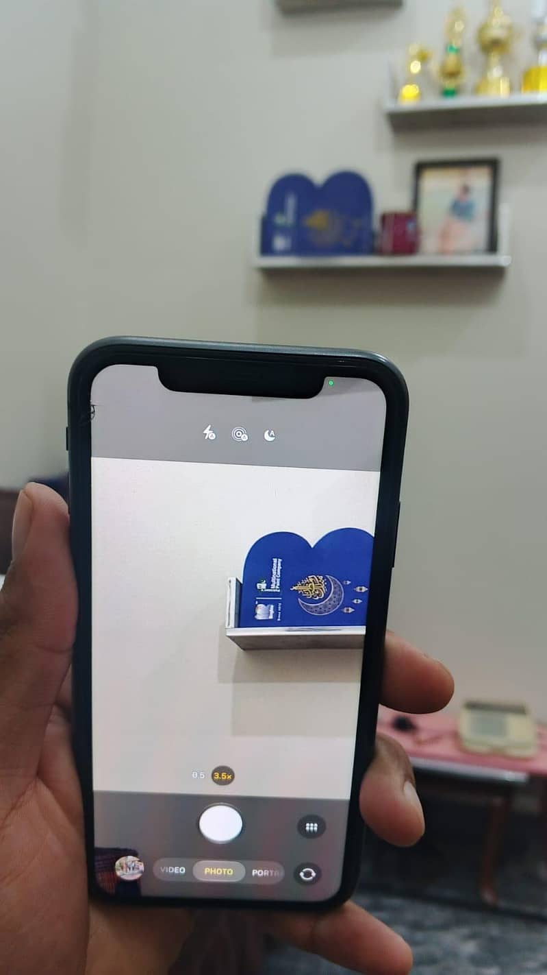 Apple iPhone 11 4