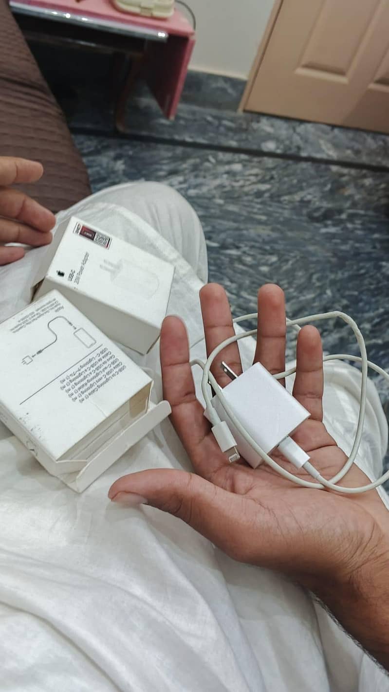 Apple iPhone 11 7