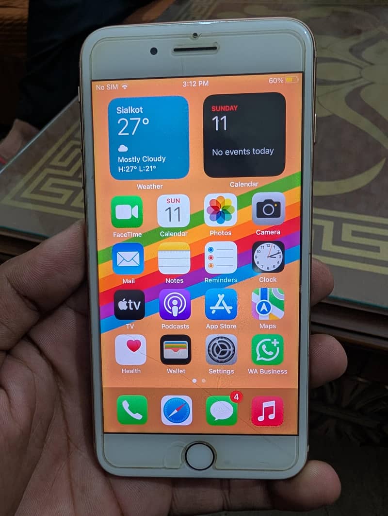 Apple iPhone 8 Plus 0