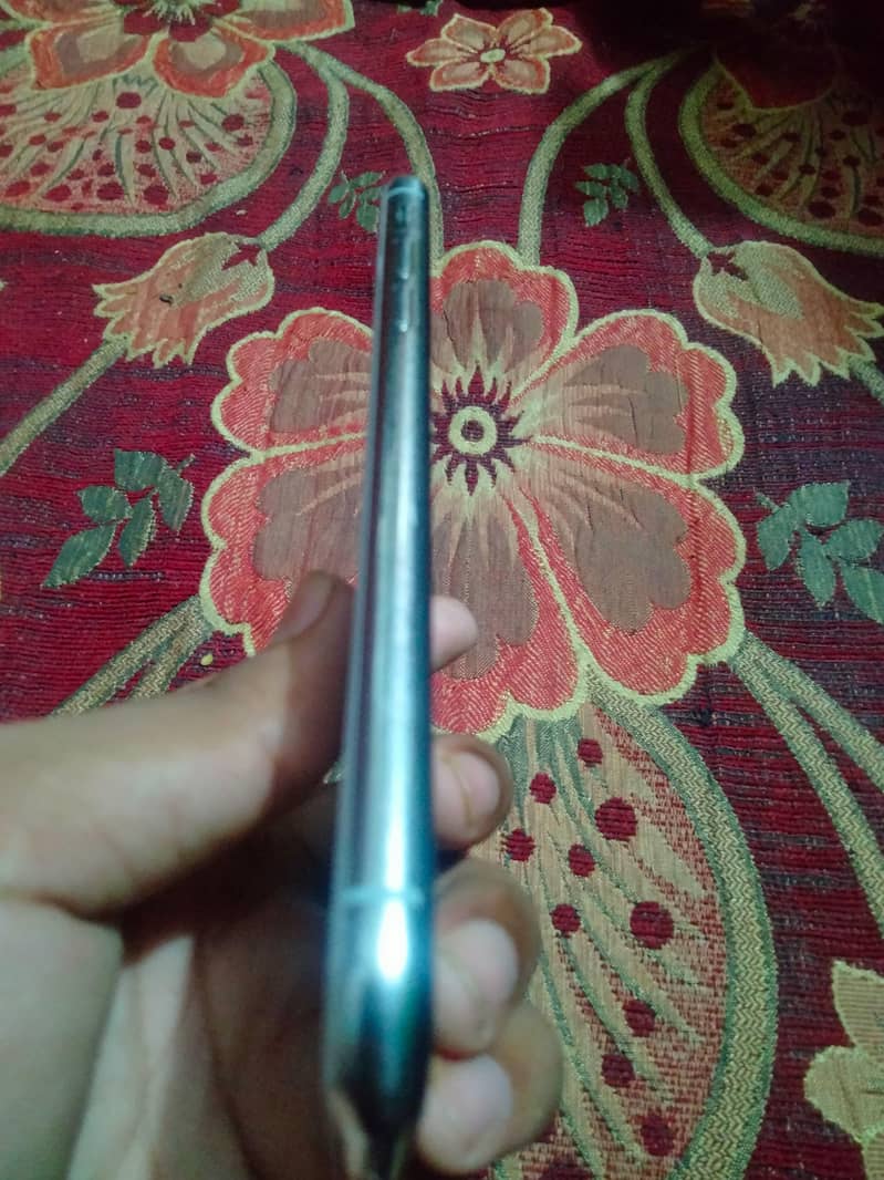 Apple iPhone X 4