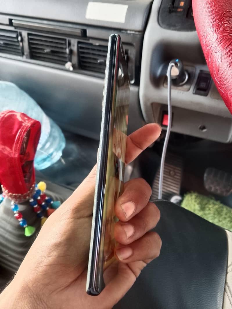 Infinix Note 40 Pro 4