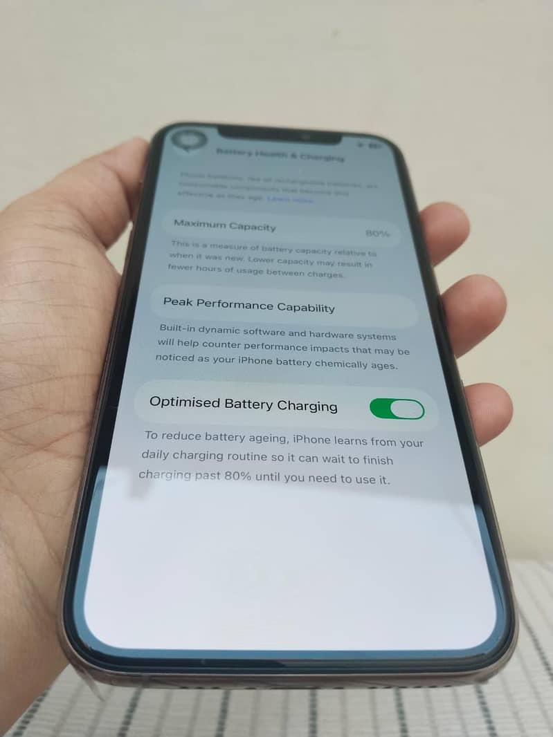 Apple iPhone 11 Pro 4