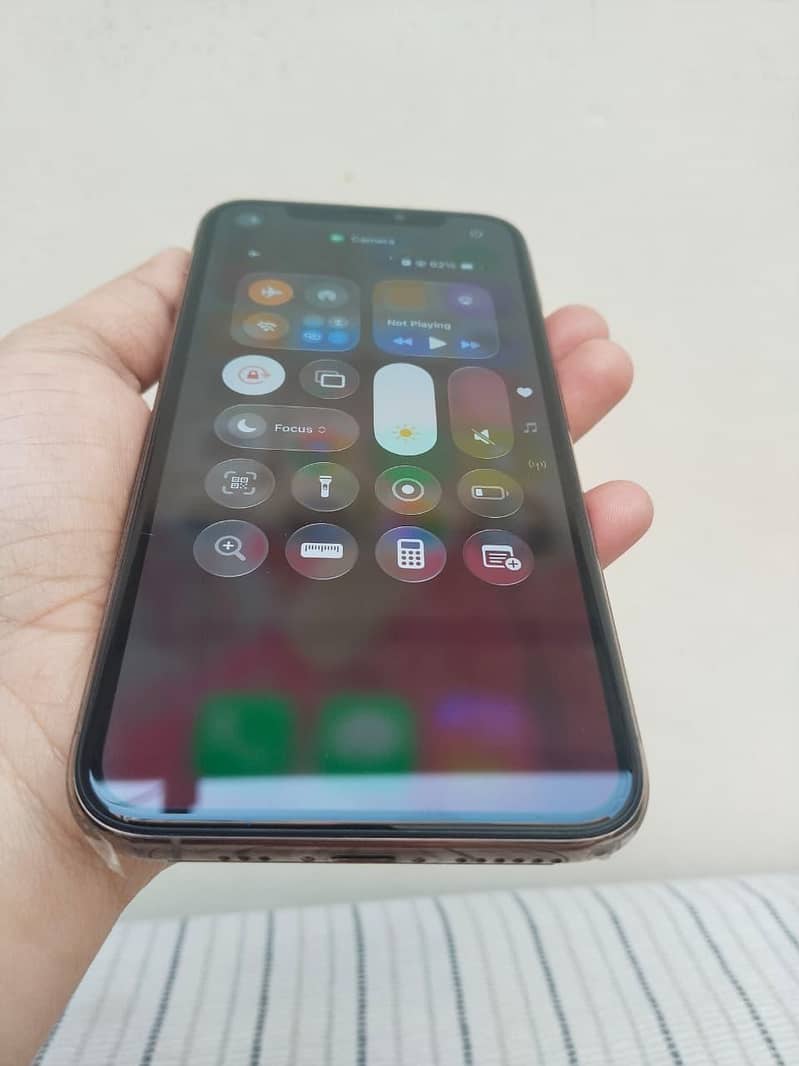 Apple iPhone 11 Pro 6