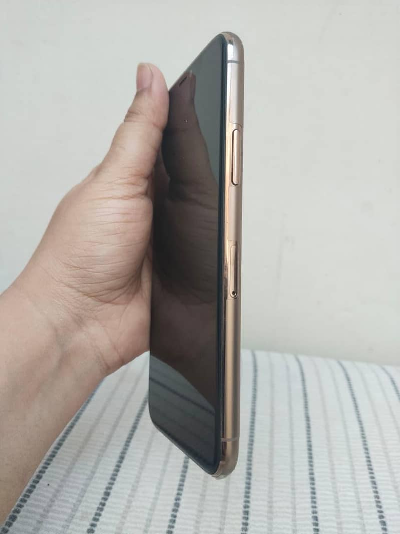 Apple iPhone 11 Pro 7