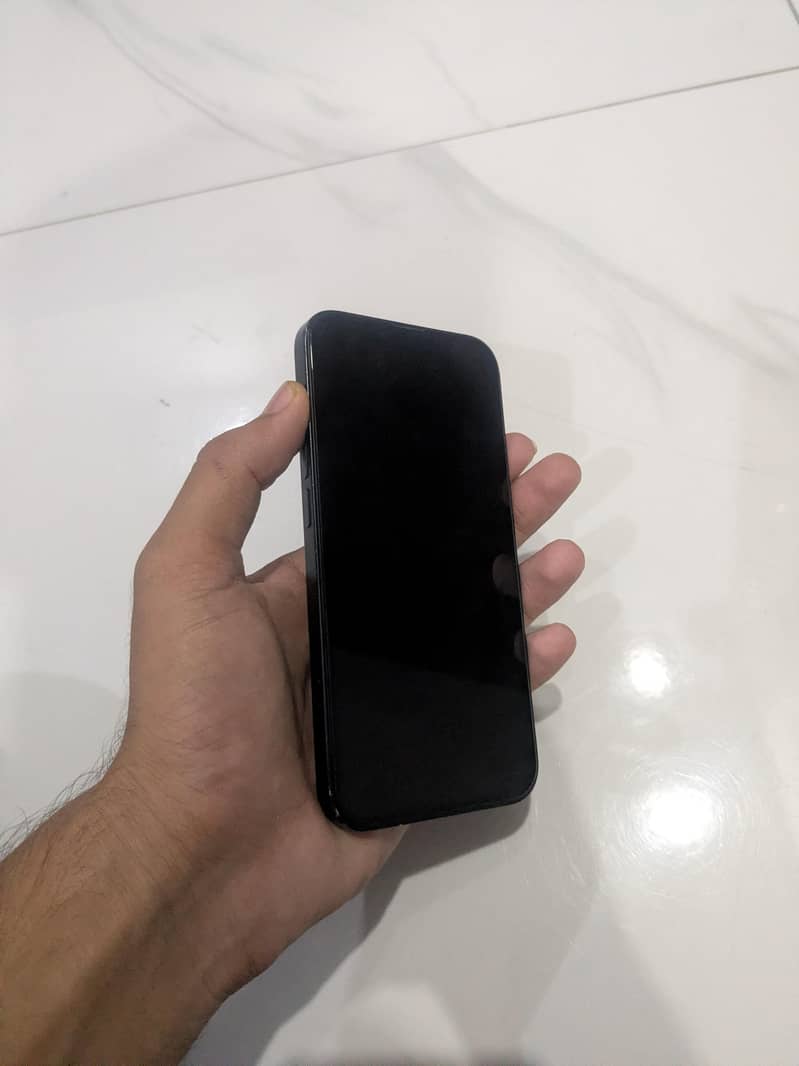 Apple iPhone 13 1