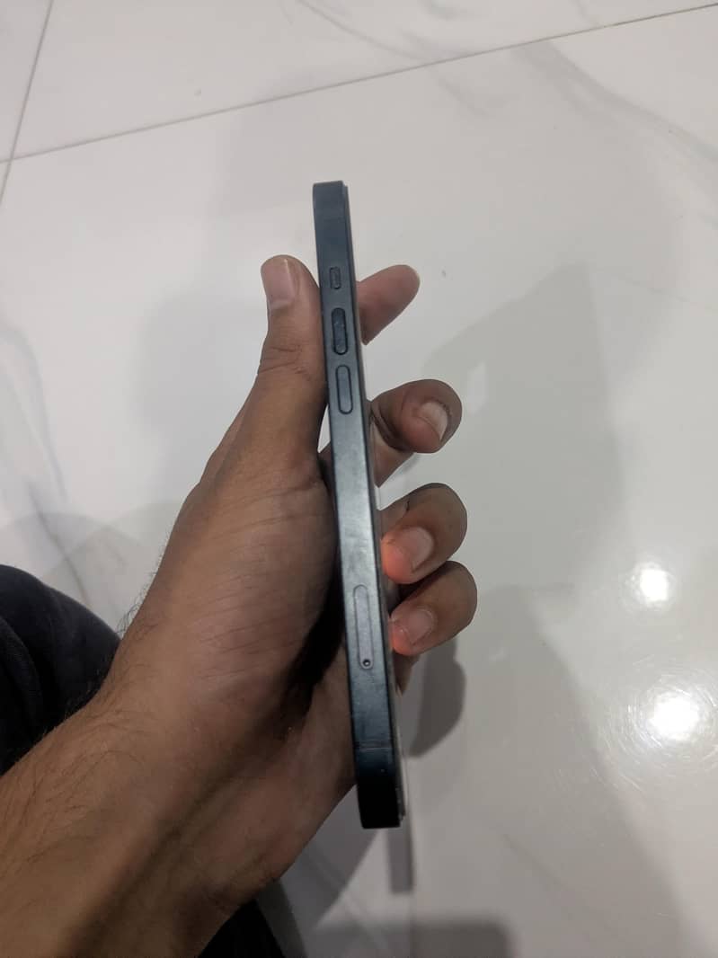 Apple iPhone 13 3