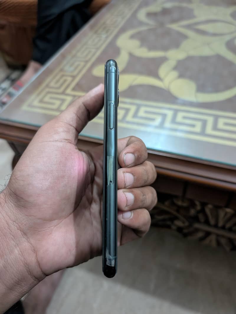 Apple iPhone 11 Pro 1