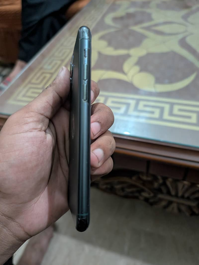 Apple iPhone 11 Pro 3