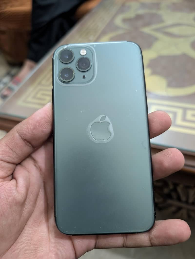 Apple iPhone 11 Pro 4