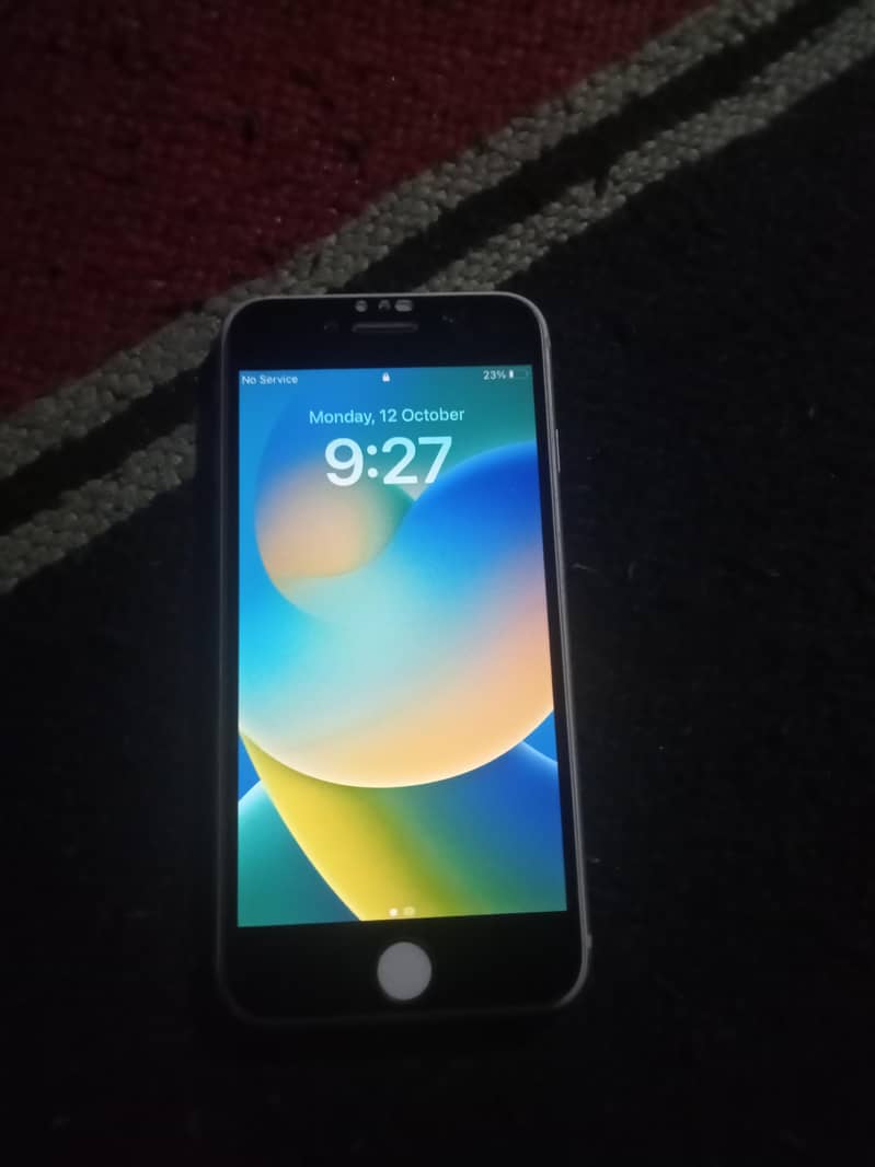 Apple iPhone 8 1