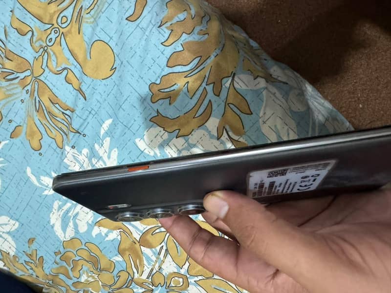 Tecno CAMON 40 Pro 1