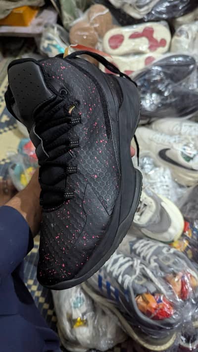 branded shoes available used