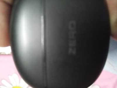 zero earbuds  10/10 condition warrant 3month mast sound clear voice
