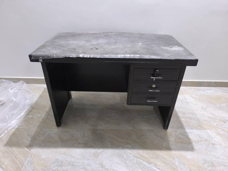study table 0
