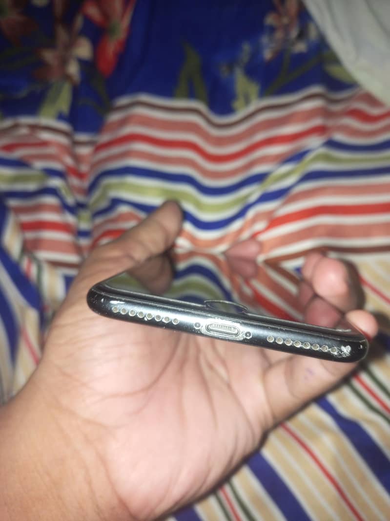 Apple iPhone 7 Plus 3