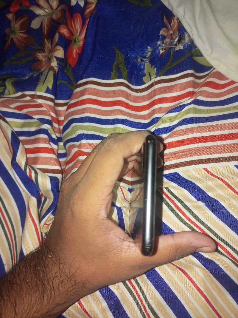 Apple iPhone 7 Plus 0