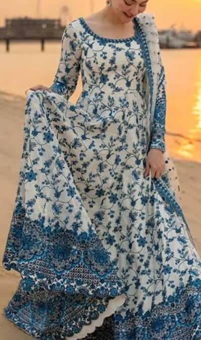 Replica Of Hania Aamir's Dress