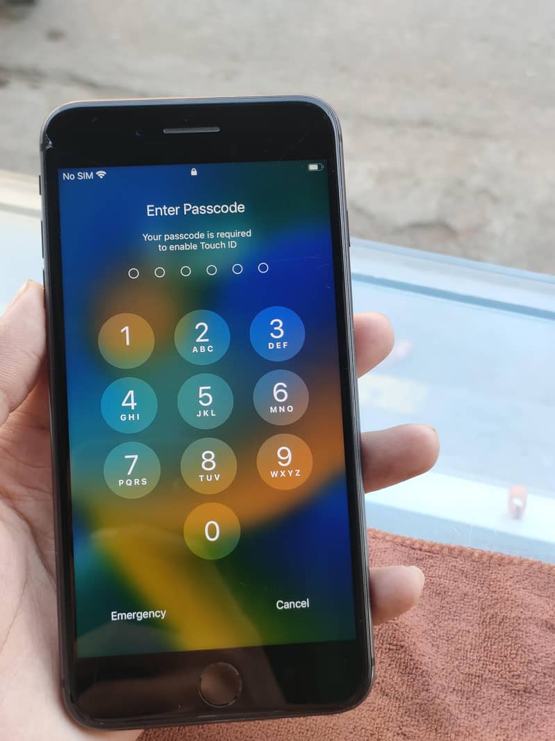 Apple iPhone 8 Plus 4