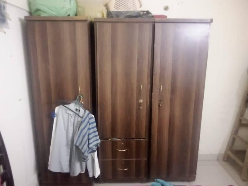 wardrobe 3door 2