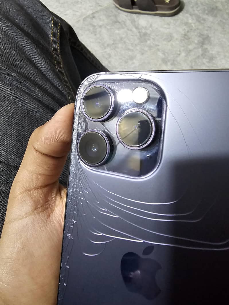 Apple iPhone 14 Pro Max 1