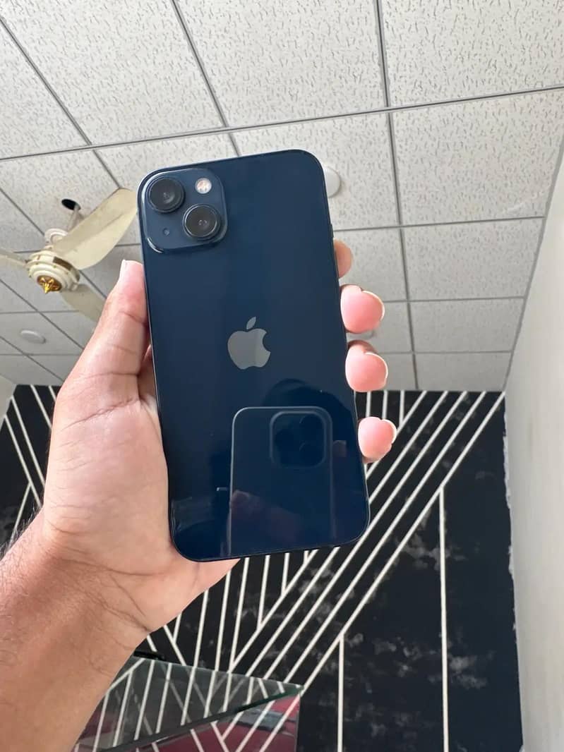 Apple iPhone 13 0