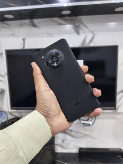 Sharp Aquos Sense7
