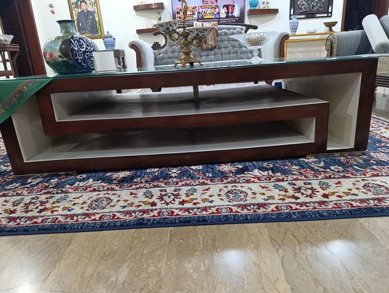 Center Table 0