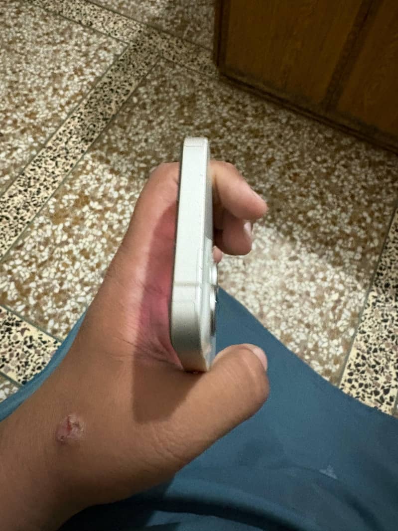 Apple iPhone 14 5
