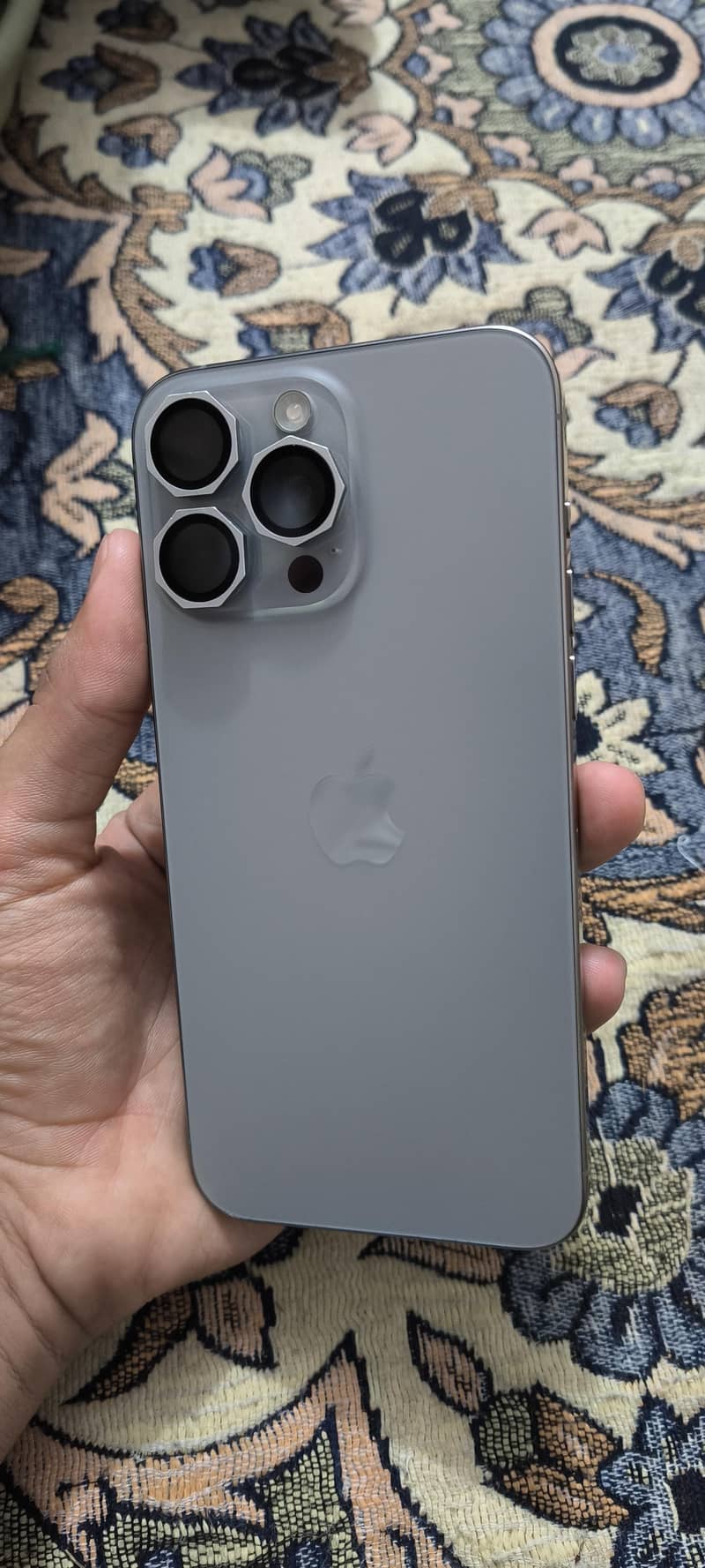 Apple iPhone 15 Pro Max 1